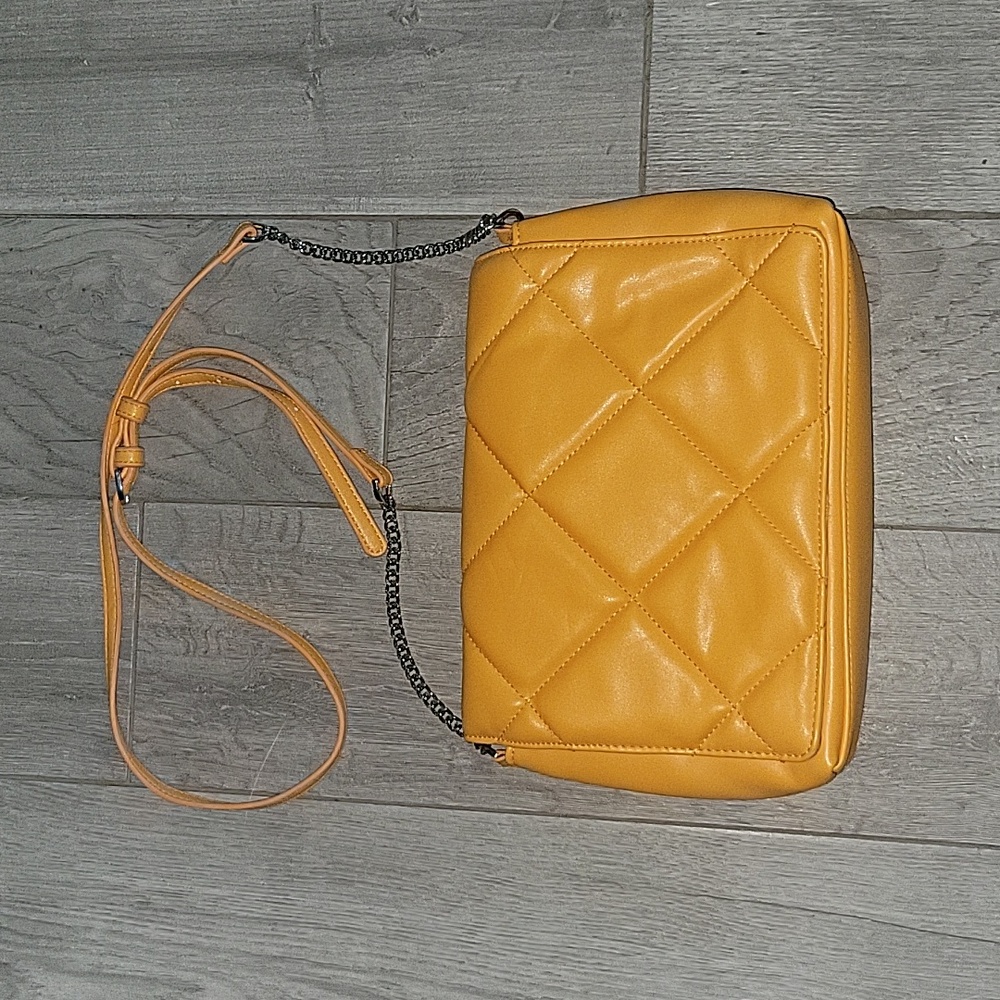 Mustard hand bag